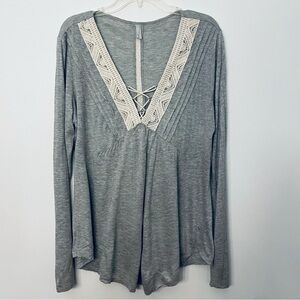 Vanity women’s grey thin V-Neck Sweater with lace detail size xl